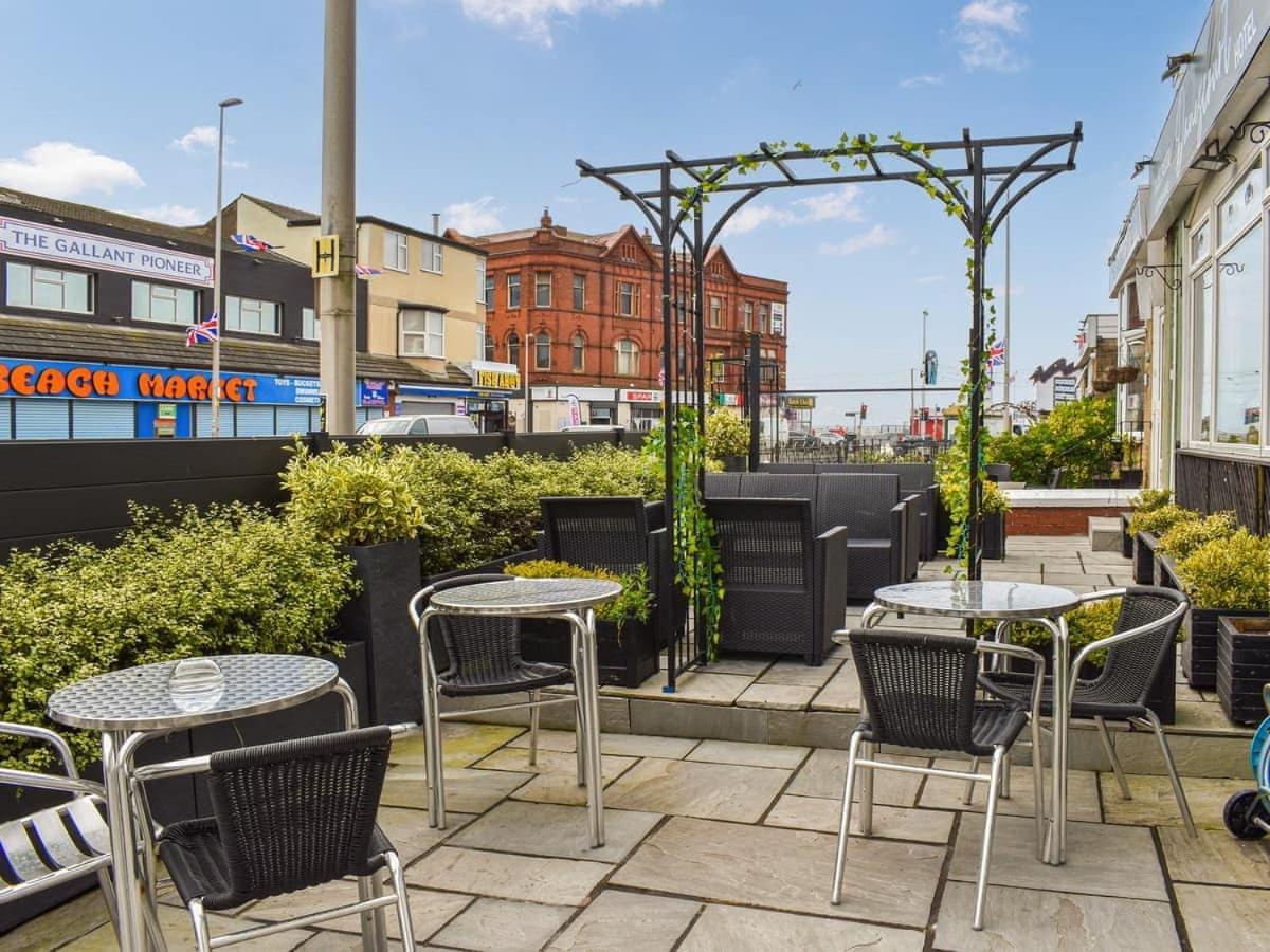 Hotel The Danescourt à Blackpool Extérieur photo